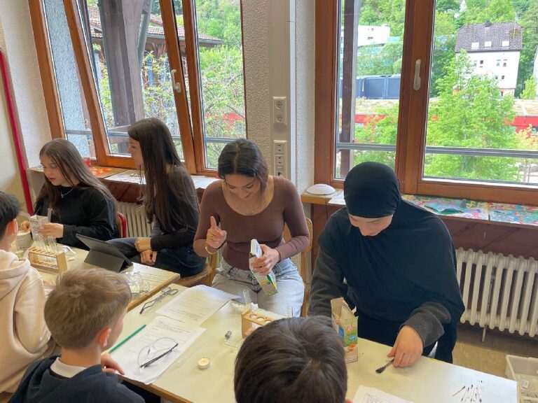 Grundschüler für Chemie begeistern
